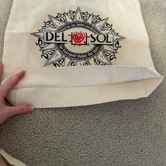 Bundle of 3 Color changing totes - Picture 3 of 12